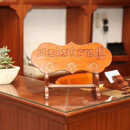 Maistrali فندق